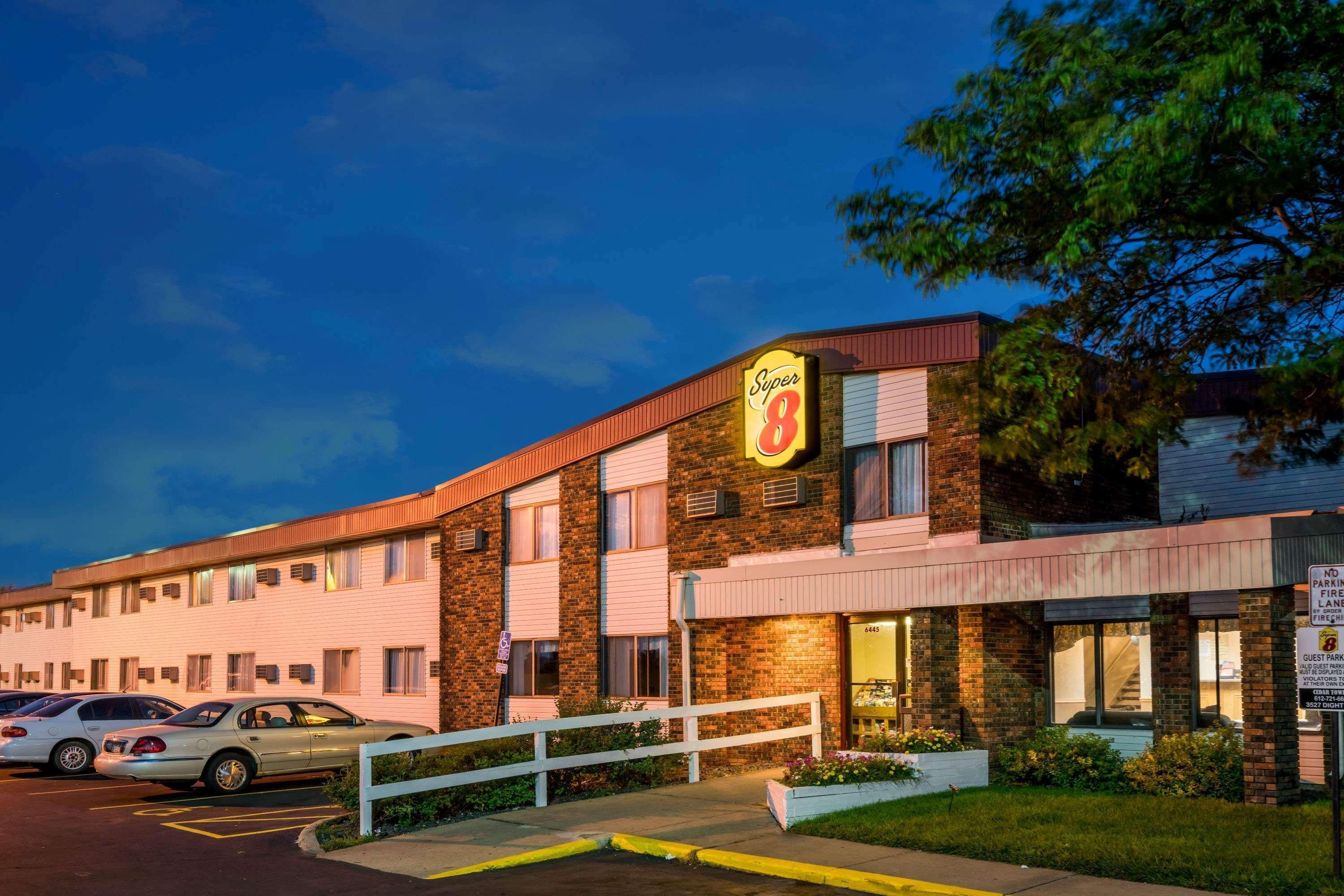 Super 8 By Wyndham Brooklyn Center/Mpls Ξενοδοχείο Εξωτερικό φωτογραφία