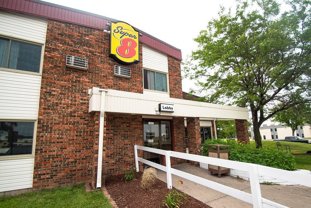 Super 8 By Wyndham Brooklyn Center/Mpls Ξενοδοχείο Εξωτερικό φωτογραφία