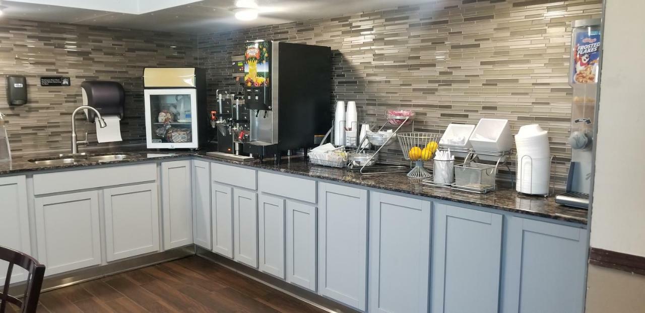 Super 8 By Wyndham Brooklyn Center/Mpls Ξενοδοχείο Εξωτερικό φωτογραφία