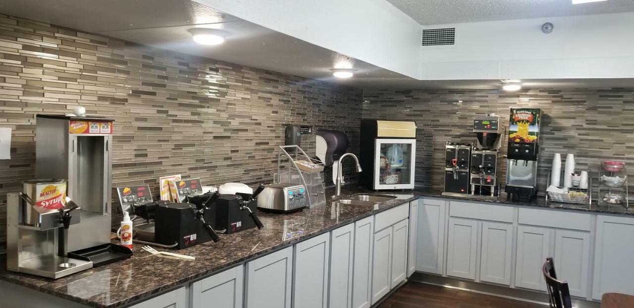 Super 8 By Wyndham Brooklyn Center/Mpls Ξενοδοχείο Εξωτερικό φωτογραφία